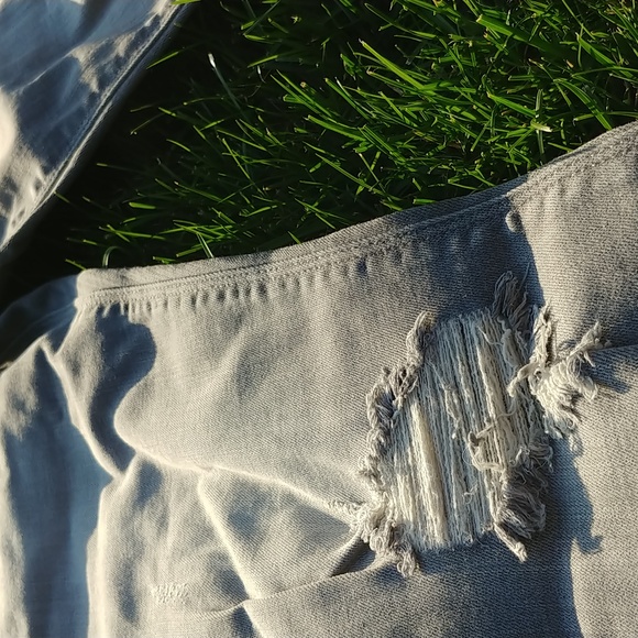 EXPRESS Destructed Mid Rise Leggings - Picture 7 of 13